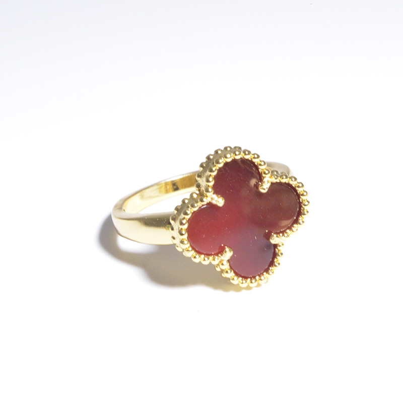 Four leaf clover red ring